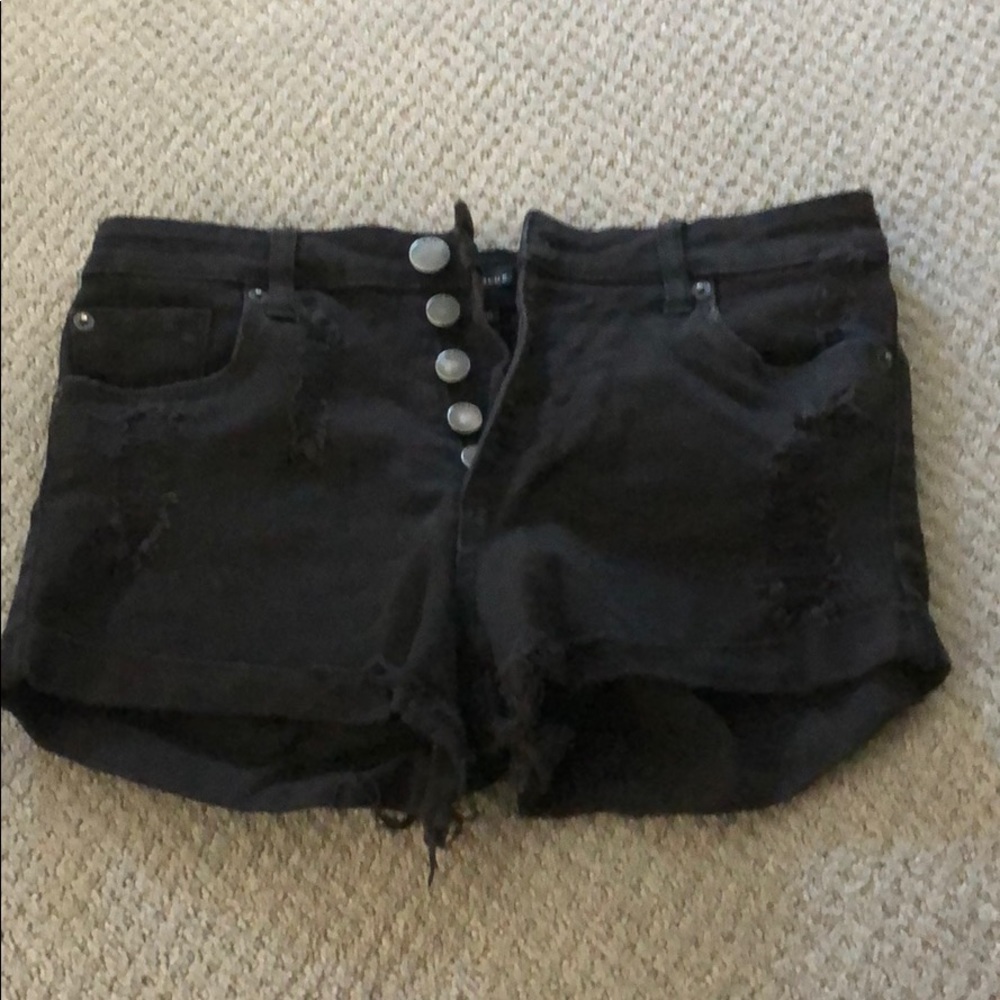BLACK HIGH RISE JEAN SHORTS SIZE 26